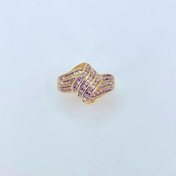 ✨Estate Diamond 10K Gold Swirl Three Row Statement Ring✨